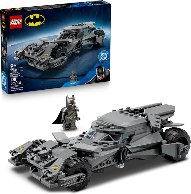 LEGO DC Batman v Superman Batmobile – Macchina Giocattolo – Kit Modellismo da Collezione con Minifigure del Supereroe