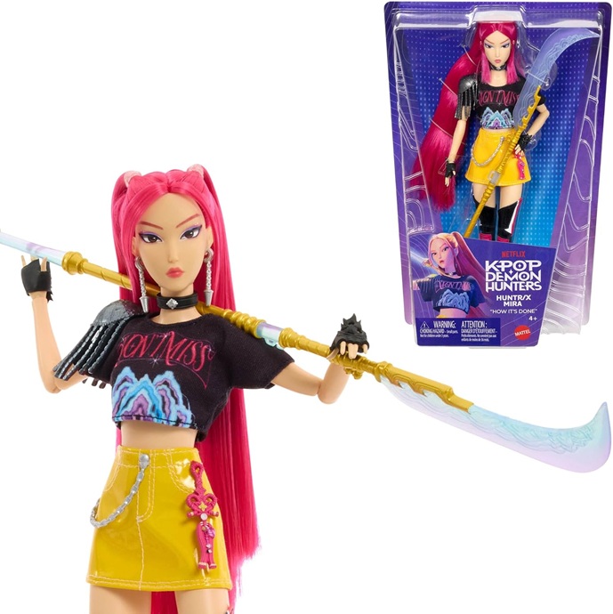 Mattel KPop Demon Hunters – Mira di HUNTR/X, bambola dai lunghi capelli rosa e outfit per la canzone “How It’s Done”, accessorio Spada della Luna Curva inclusa, JRN36